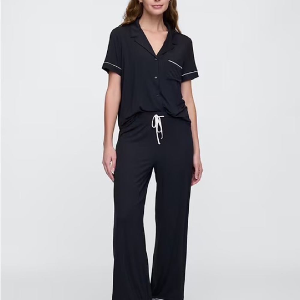 GAP Women's Pajama Set